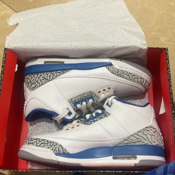 Air Jordan 3’s “Midnight Navy” - Picture 7 of 8